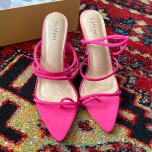 Pretty in pink heels!